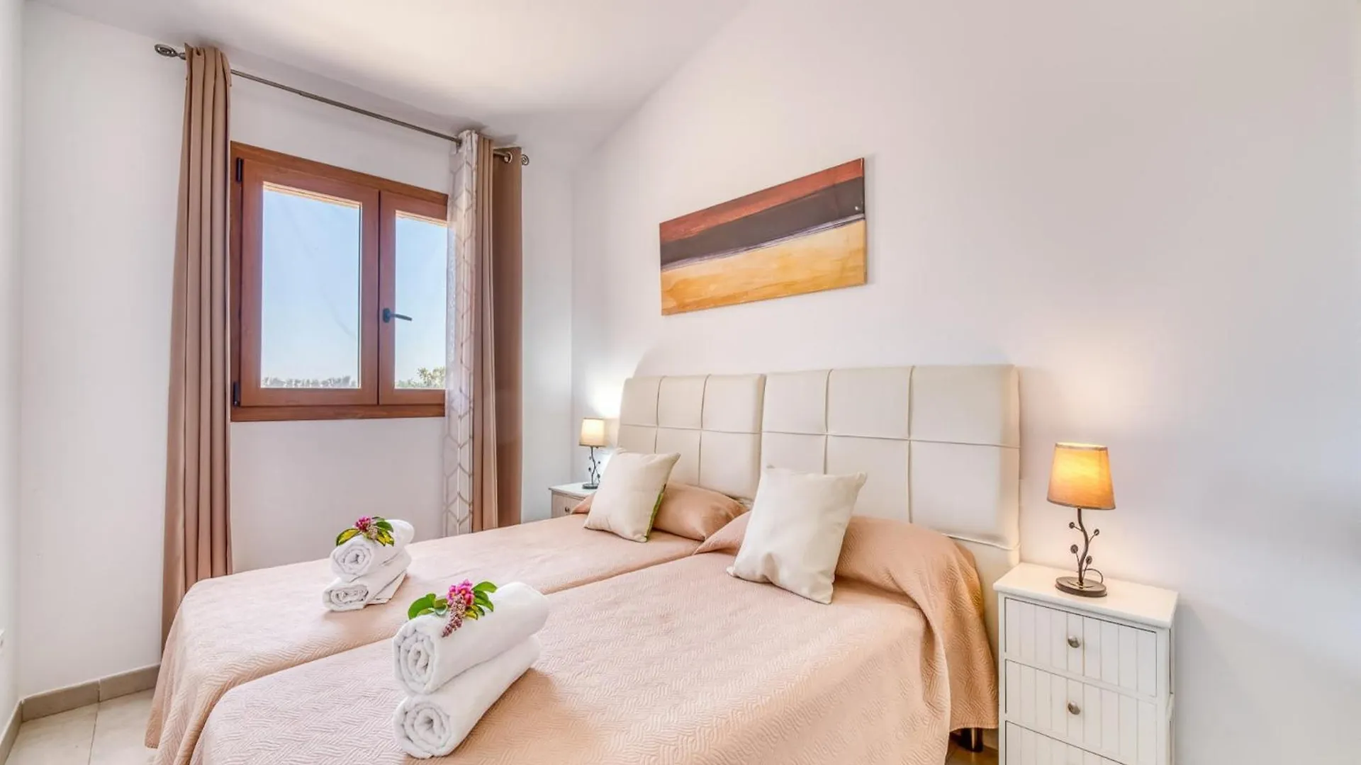 2-Bedroom Country House In Buger