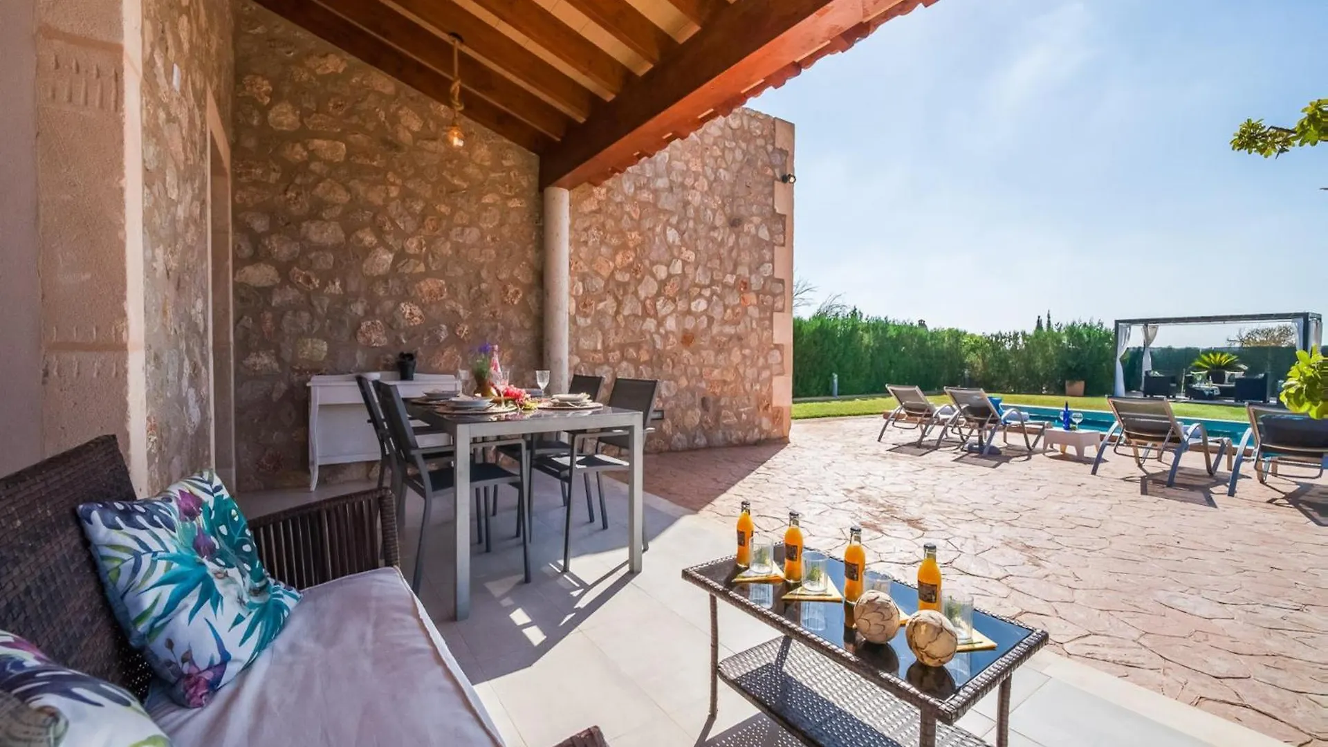 2-Bedroom Country House In Buger