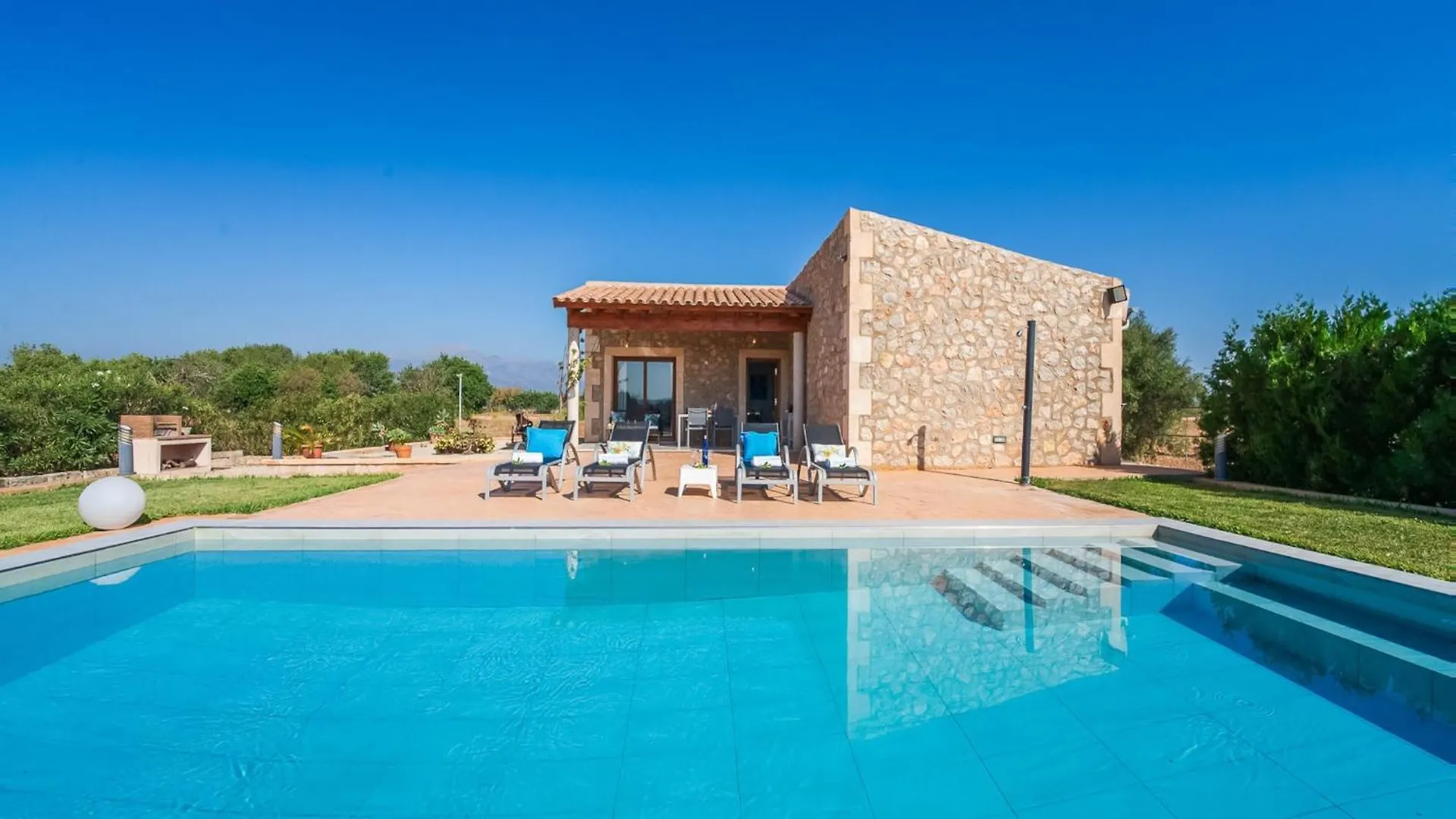 Holiday home 2-Bedroom Country House In Buger Spain
