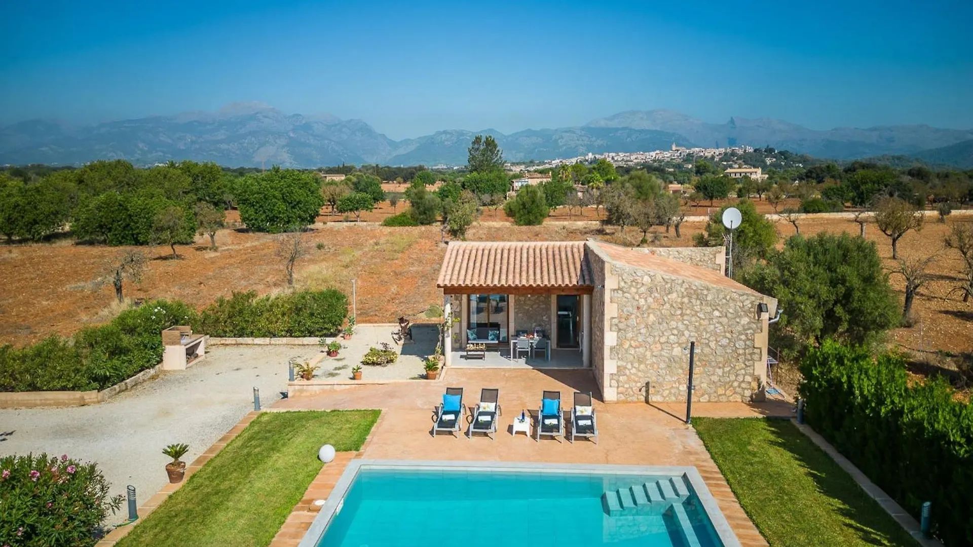 2-Bedroom Country House In Buger Spain